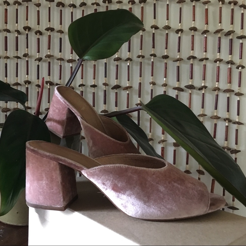 Madewell Beatriz Velvet Mules